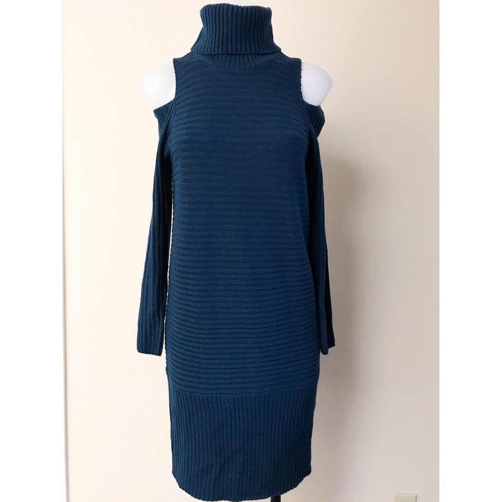 Cold shoulder Sweater Dress w/Turtleneck Size XS